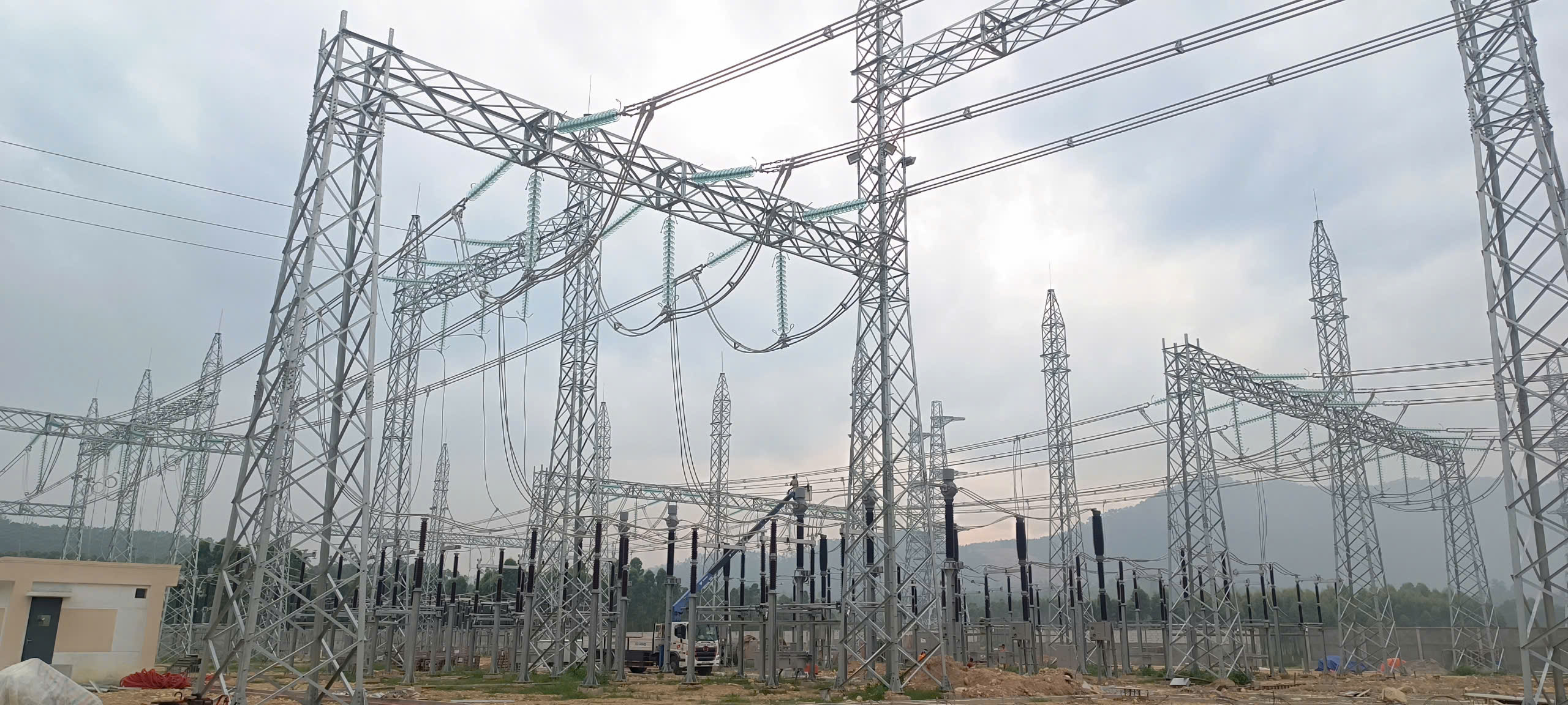Trạm biến áp 500kV Vĩnh Yên và đường dây đấu nối